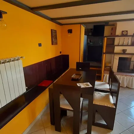 Con Giardino E Parcheggio Riservato Apartmán *