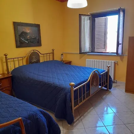 Con Giardino E Parcheggio Riservato
