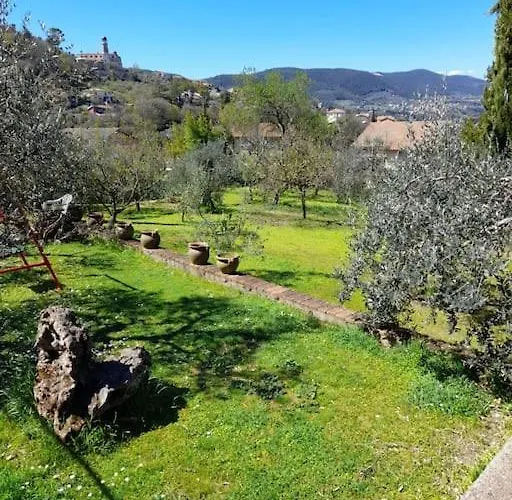 Con Giardino E Parcheggio Riservato *