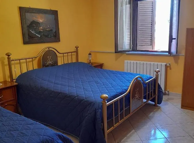 Con Giardino E Parcheggio Riservato